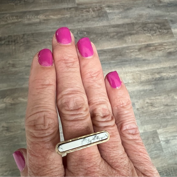 Gold Tone Marble White Stone Women's adjustable Ring size 9 - Picture 1 of 11